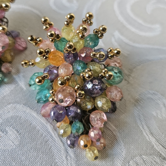 Vintage Colorful Bead Cluster Chainmill Earrings - Picture 3 of 7